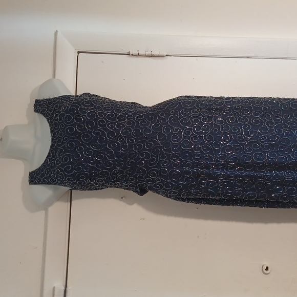 Cache Gown - Picture 1 of 16